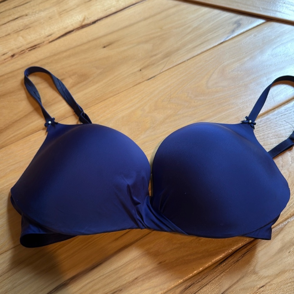 Victoria’s Secret Plunge Purple Bra Size 32DD Dark Purple